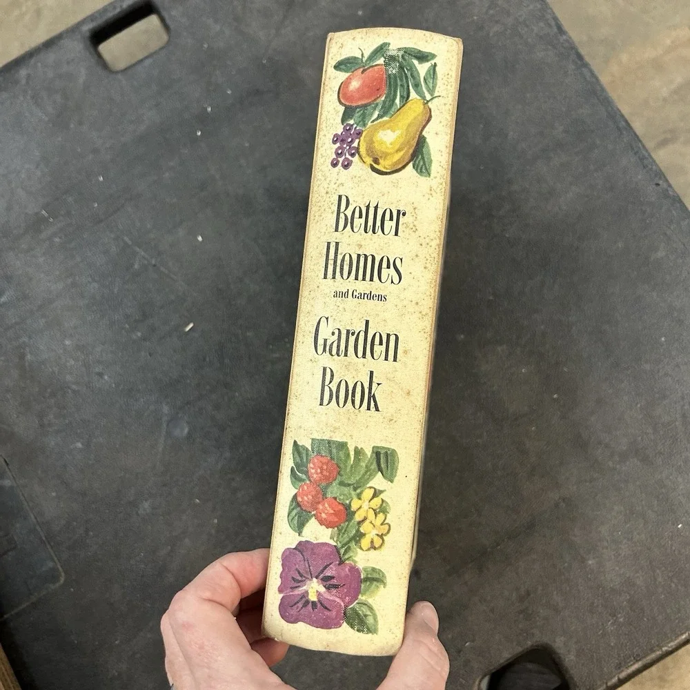 Better‎ Homes and Gardens Garden Book 1954 2nd Edition 5 Ring Binder Vintage
